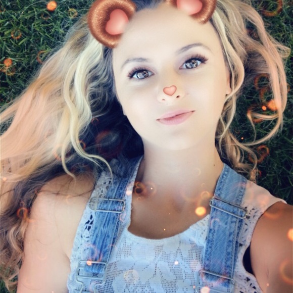 Meet your Posher, Brittany - Picture 2 of 5